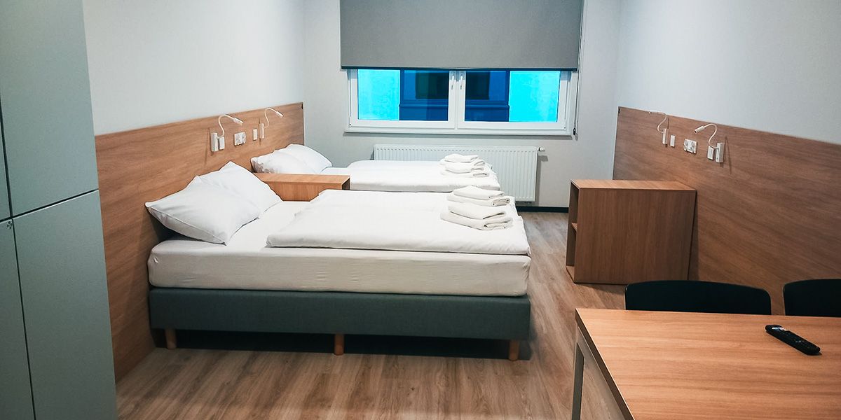 2 double beds